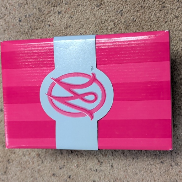 Marie Osmonds Sunshine And Happiness Collectible Doll - Picture 10 of 10